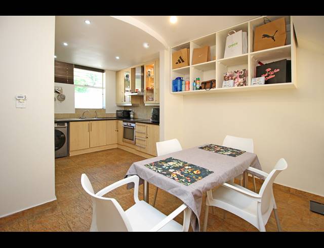 2 BEDROOM APARTMENT FOR SALE IN NORWOOD